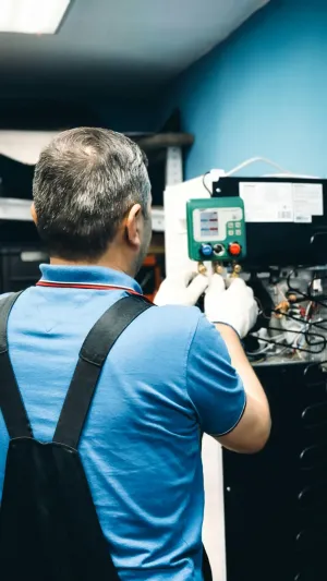 Utrzymanie ruchu w zakładzie produkcyjnym – jak minimalizować ryzyko przestojów maszyn?